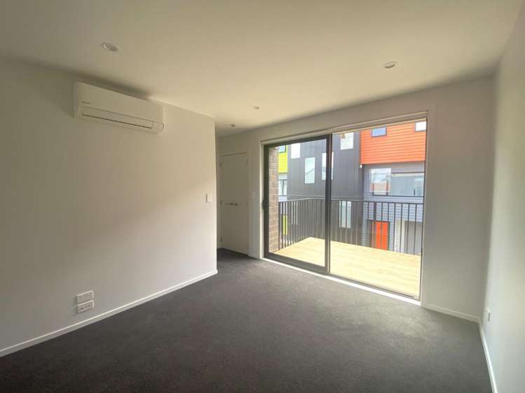 8/3234 Great North Road 1732_5