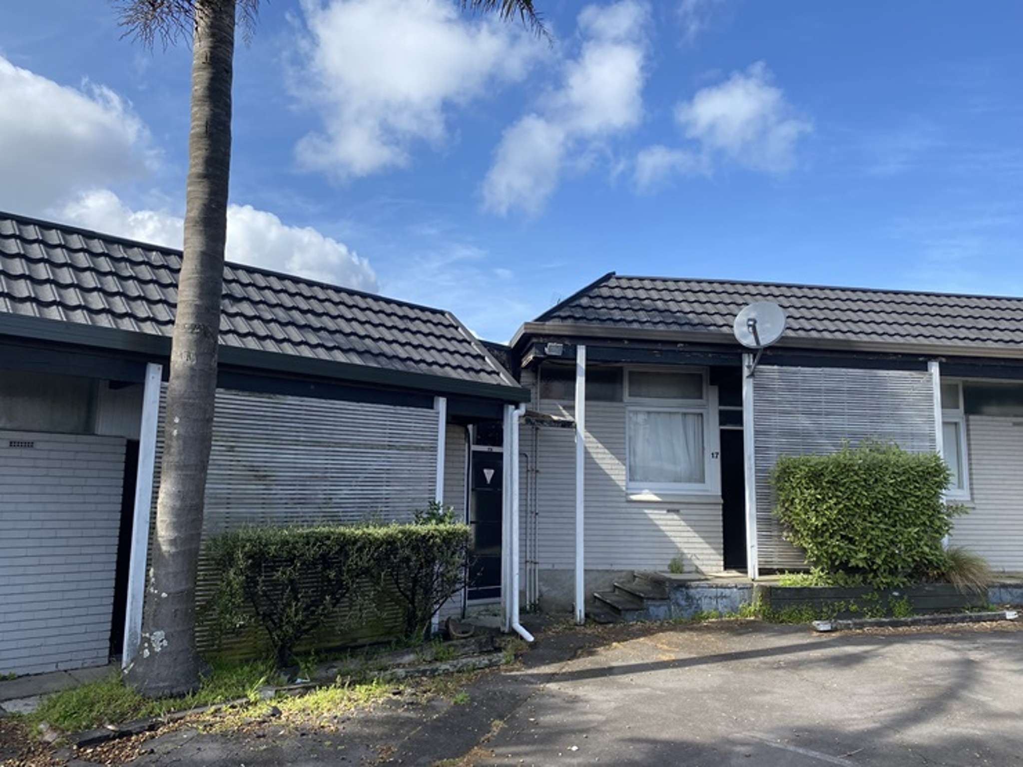 Units on Auckland’s motel mile sell for $8m