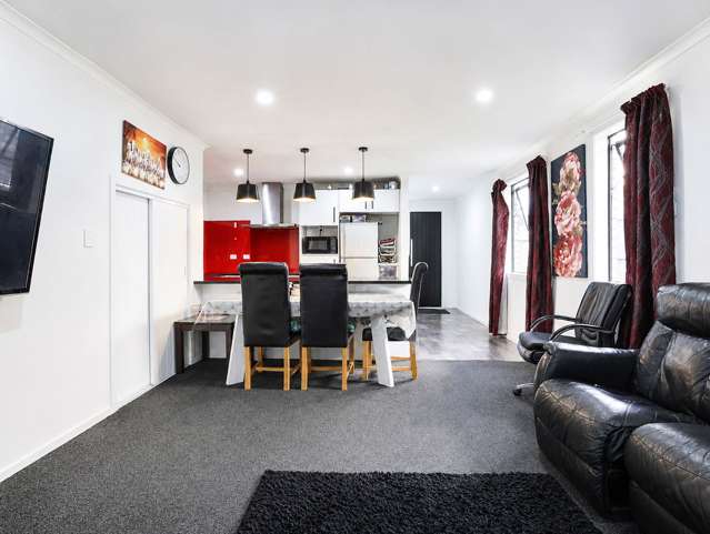 1/61 Cabourne Drive Glenview_1