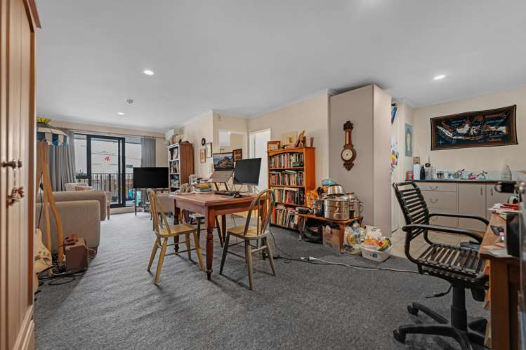 2U/1 Wadier Place_3
