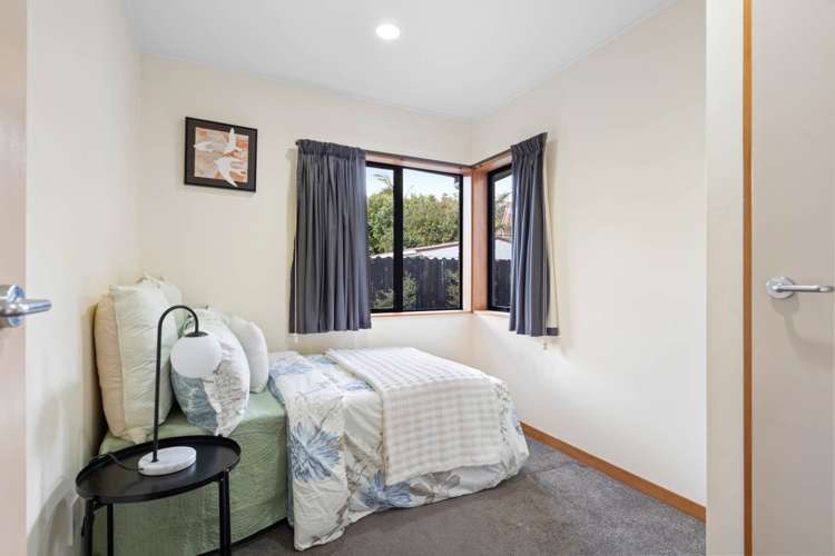 2/6 Eastern Beach Road Eastern Beach_13