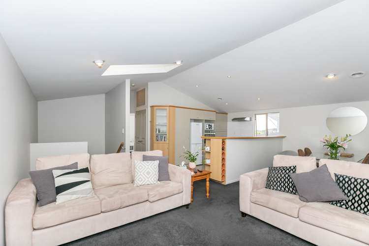 2/20 Ruakiwi Road Hamilton Lake_7