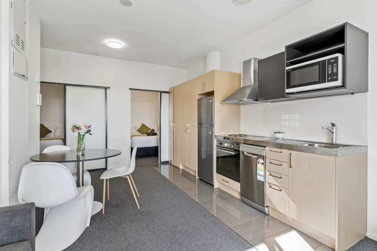 705/17 Putney Way_2