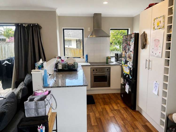 28B Waimumu Road Massey_2