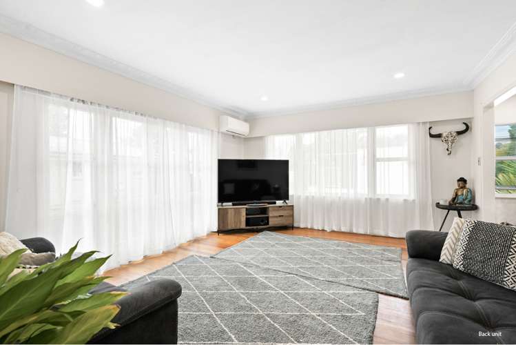 744 River Road Chartwell_19