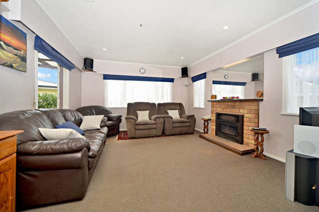 6 Sheridan Drive New Lynn_2