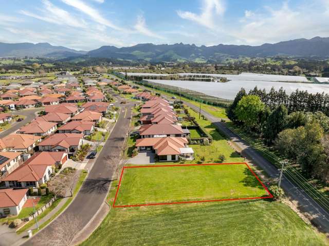 Beautiful section in a mature estate near Katikati