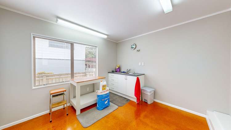 7 West Crescent Te Puru_21