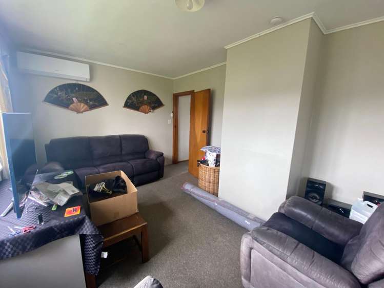 10 Cheshire Street Cannons Creek_4