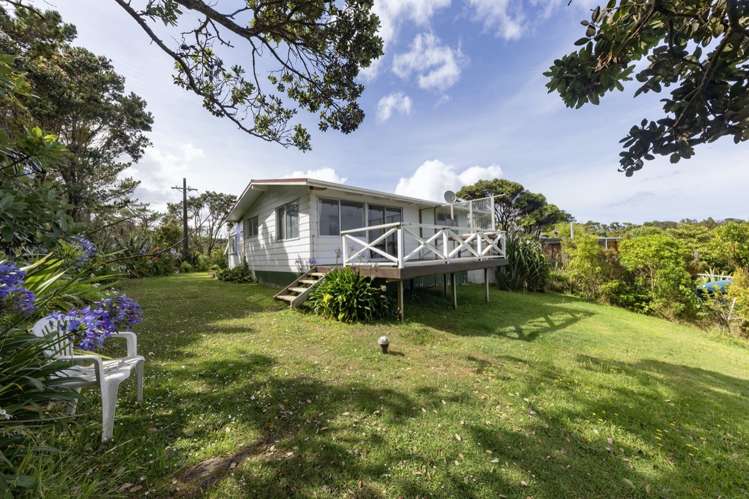 13 Te Ahuahu Road Piha_3