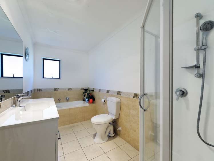 9 Exotic Place Massey_12