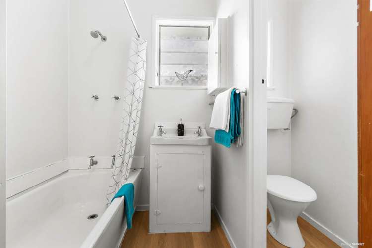 1/90 Te Atatu Road Te Atatu South_9