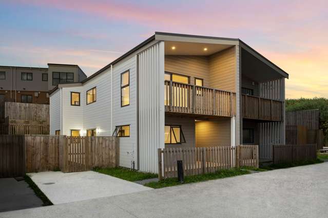 Indoor-Outdoor Space Galore – Perfect for Fami...