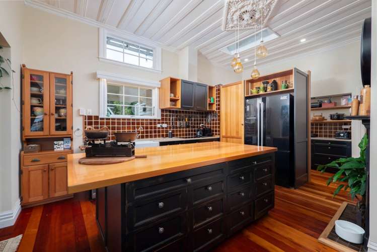9 Robertson Street_5