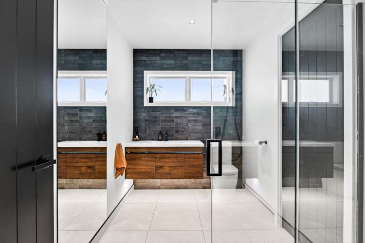 11 Whangaehu Place Te Awa_13