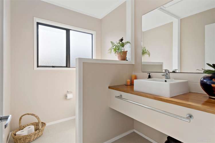 1/555 Beach Road Murrays Bay_14