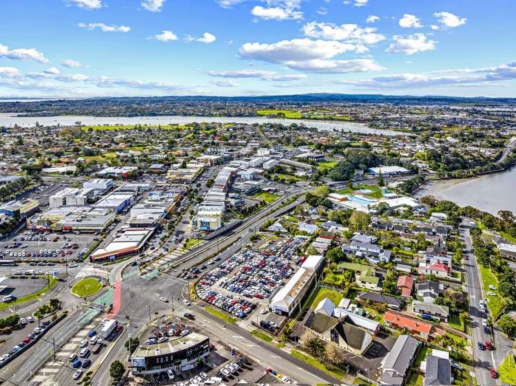 4 Ireland Road and 7 Lagoon Drive Panmure_10