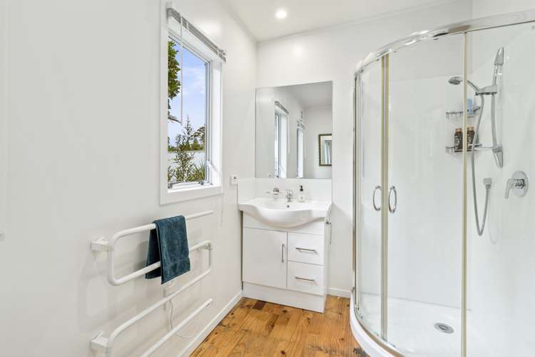 11 Ngaio Road Titirangi_15