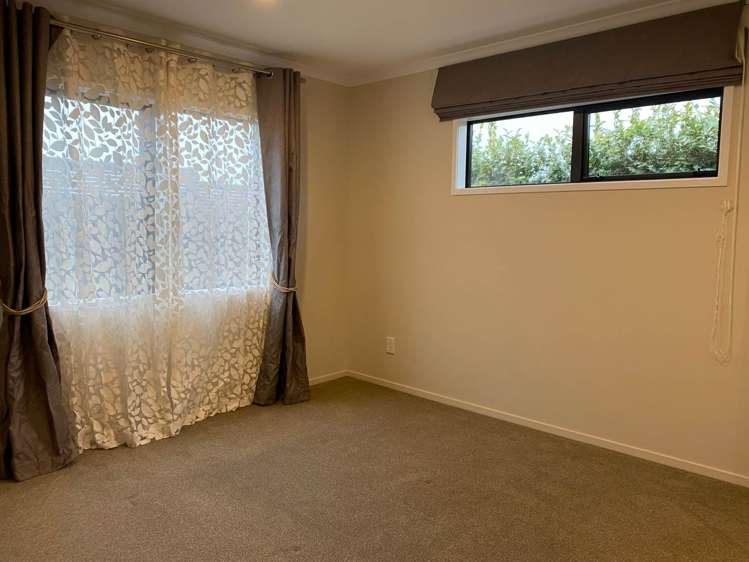 8 Barcliff Terrace Gulf Harbour_12