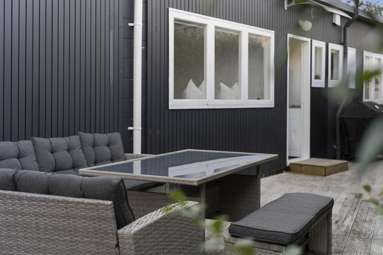 2/16 Rangitoto Terrace_2