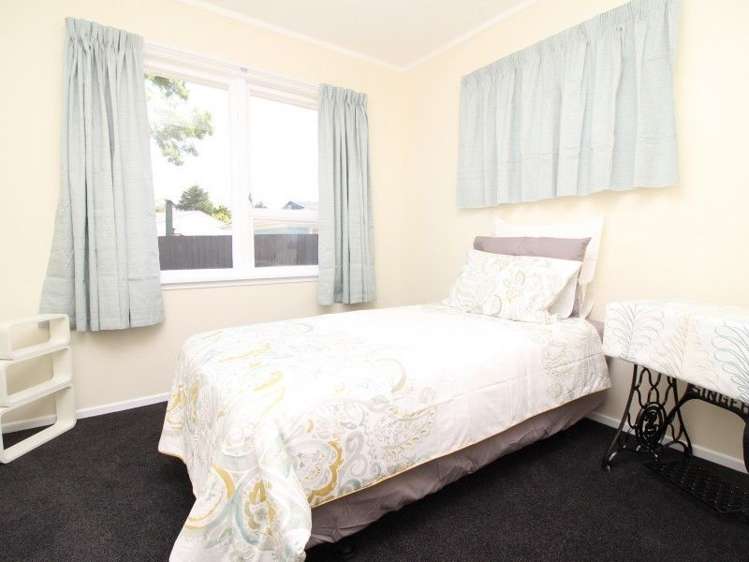 9a Inver Street Glen Eden_13