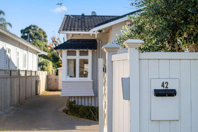 42 Woodward Road Mount Albert_33