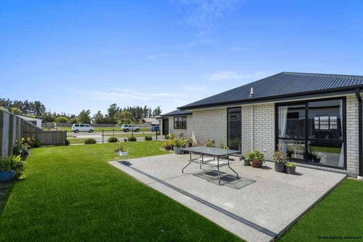 32 Plover Avenue Amberley_12