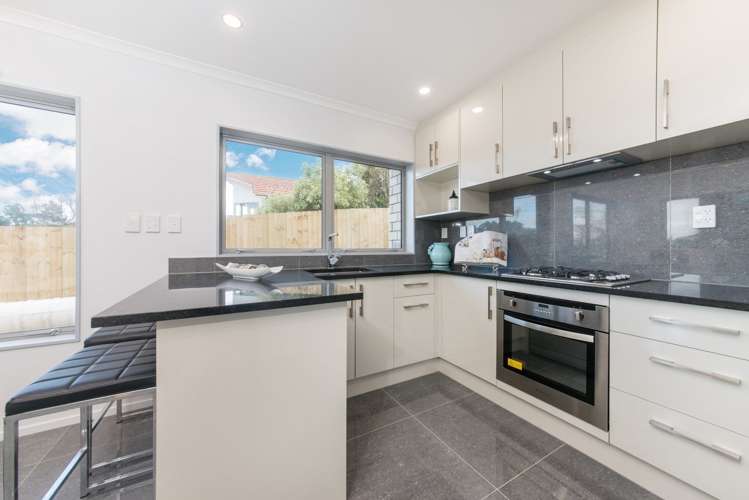 2/25a Aldersgate Road Hillsborough_5