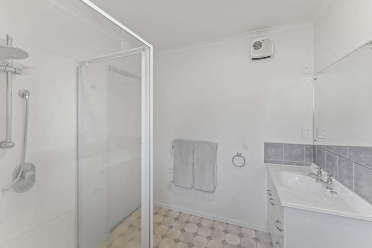 10 Whiting Drive Wakefield_23