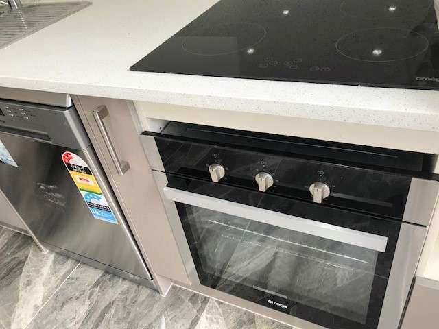 2/95 Vodanovich Road Te Atatu South_1