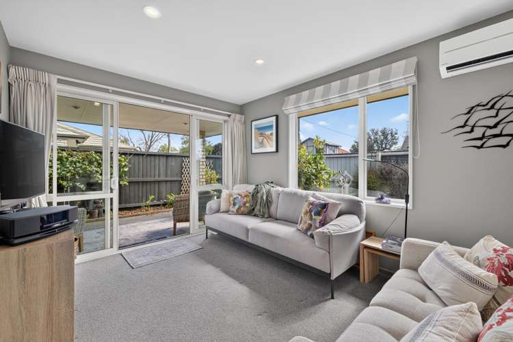 16A Achilles Street Burwood_6