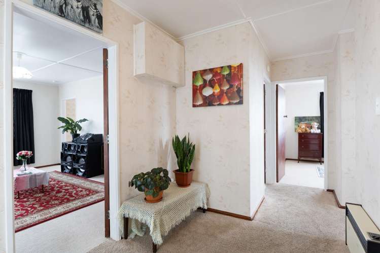 24 Clyde Crescent Roslyn_19