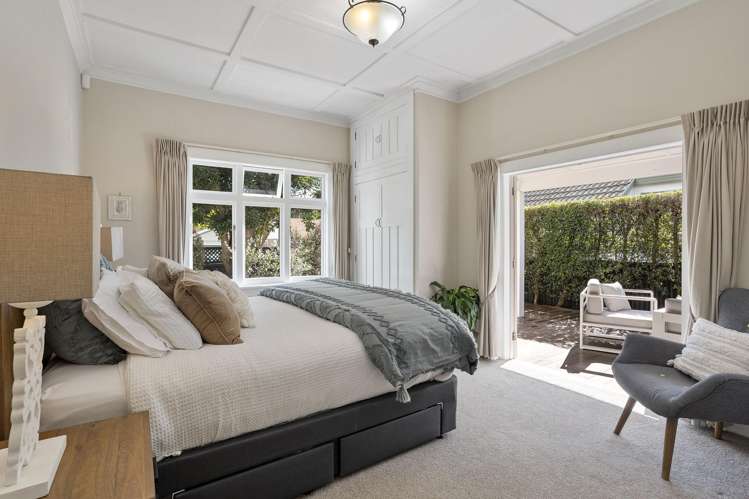 24 Queensway Three Kings_16