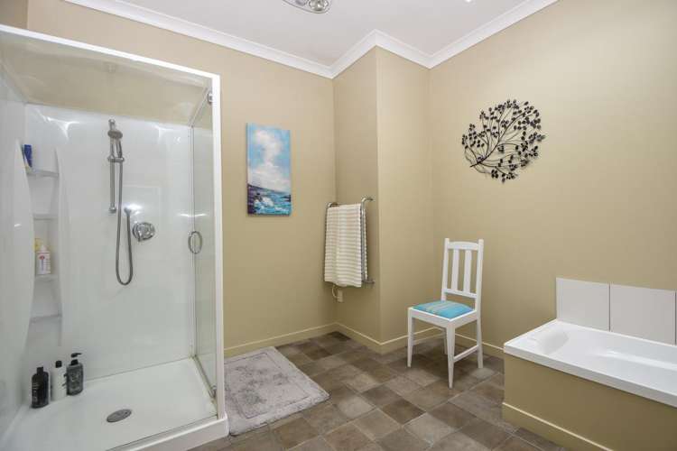 26 Deller Drive Carterton_17