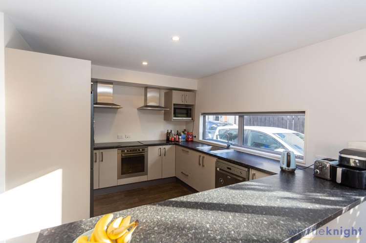 2/24a Bowen Street Upper Riccarton_6