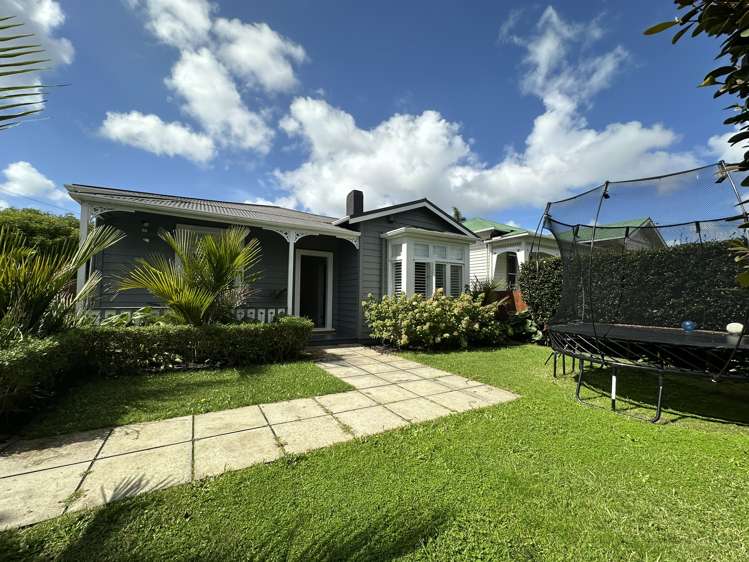 42 Pine Street Mount Eden_1