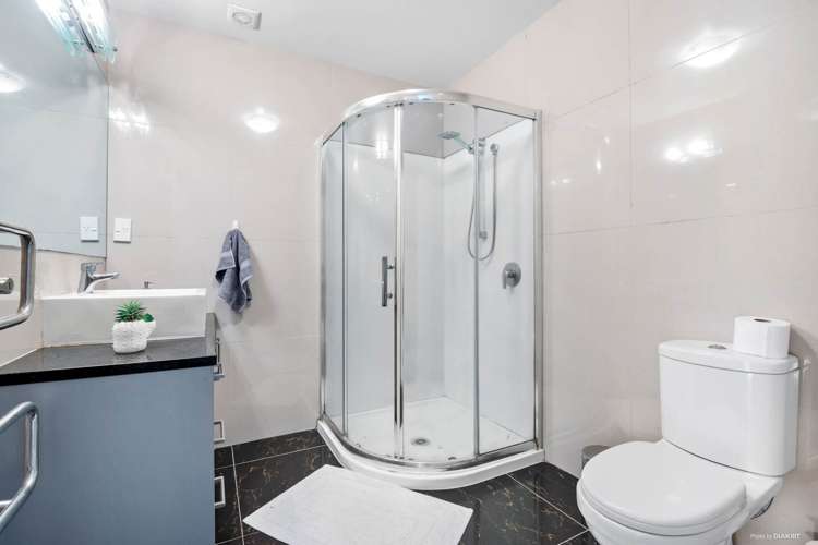 4/75 Tamahere Drive Glenfield_15