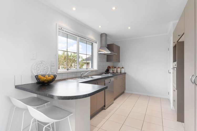 1/1 Folkestone Street Murrays Bay_5