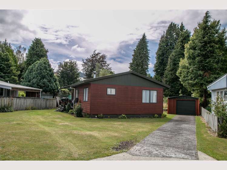 29 Lee Street Ohakune_15