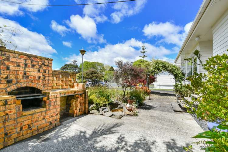 8 Mcentee Road Waitakere_11