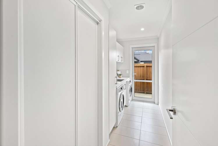 45 Vernon Drive Lincoln_19