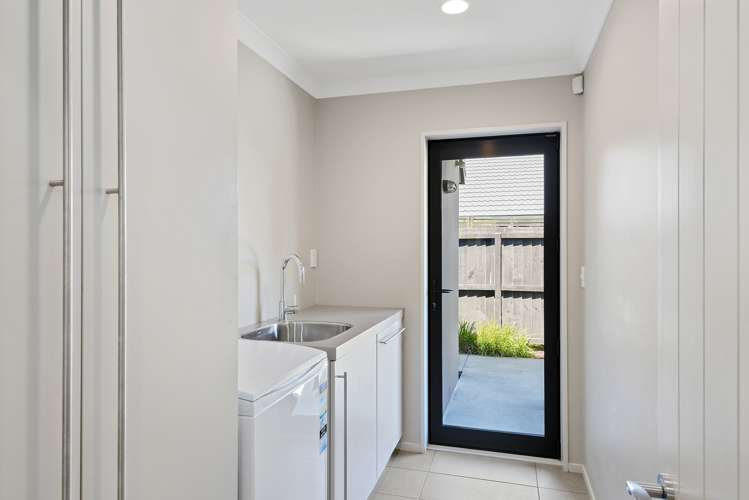 5 John Campbell Crescent Hillmorton_17