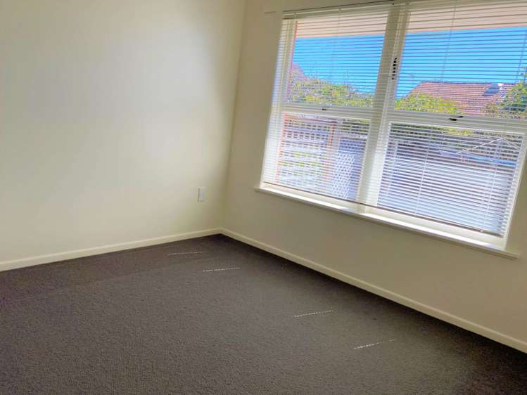 2/17 Frieston Road Milford_9