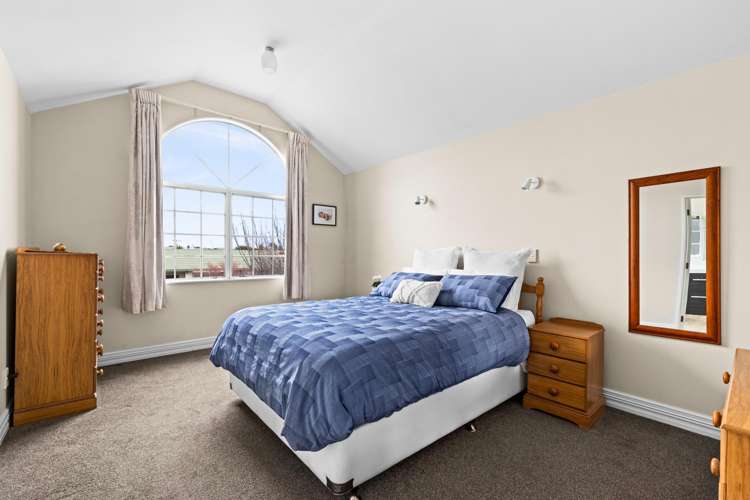 70 Whiting Crescent Greenmeadows_18