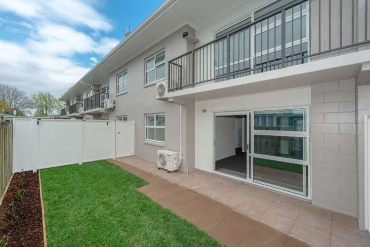 3/24 Stanley Street 1055_2