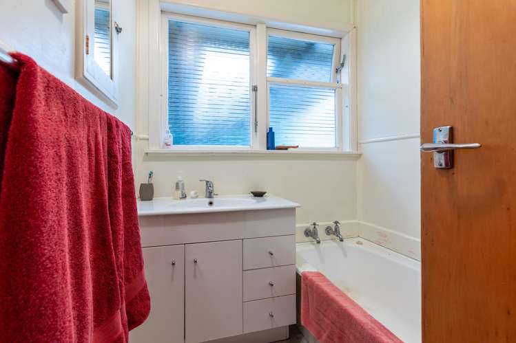 1/2497 Coast Road Pongaroa_13