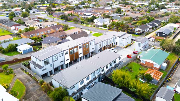 14/17 Parker Avenue New Lynn_21