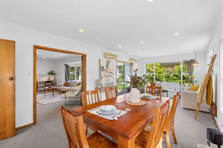 65 Woodbury Street Russley_5