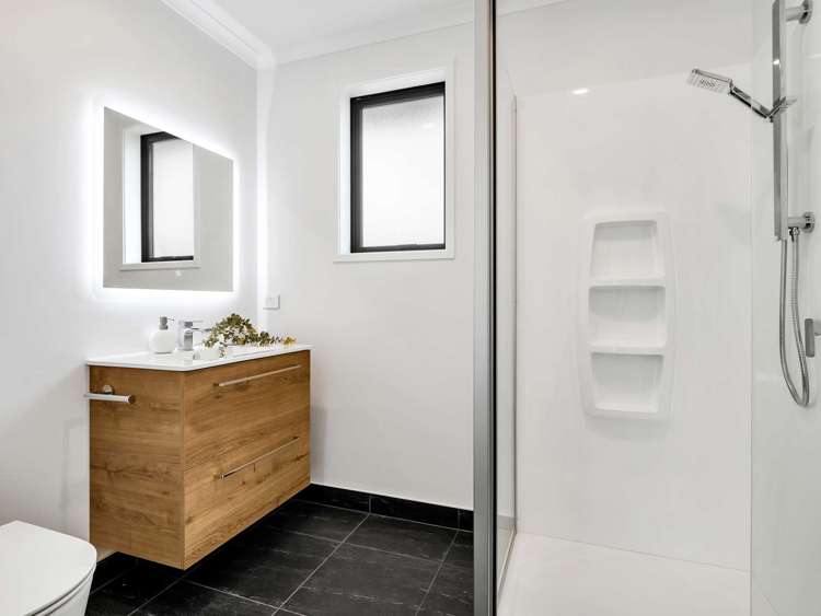 51A Selwyn Crescent College Estate_19