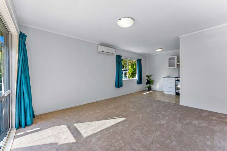 2/3 Holt Avenue Torbay_4
